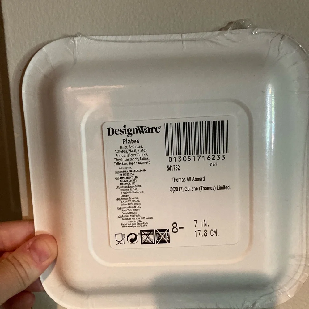 DesignWare White Square Party Plates